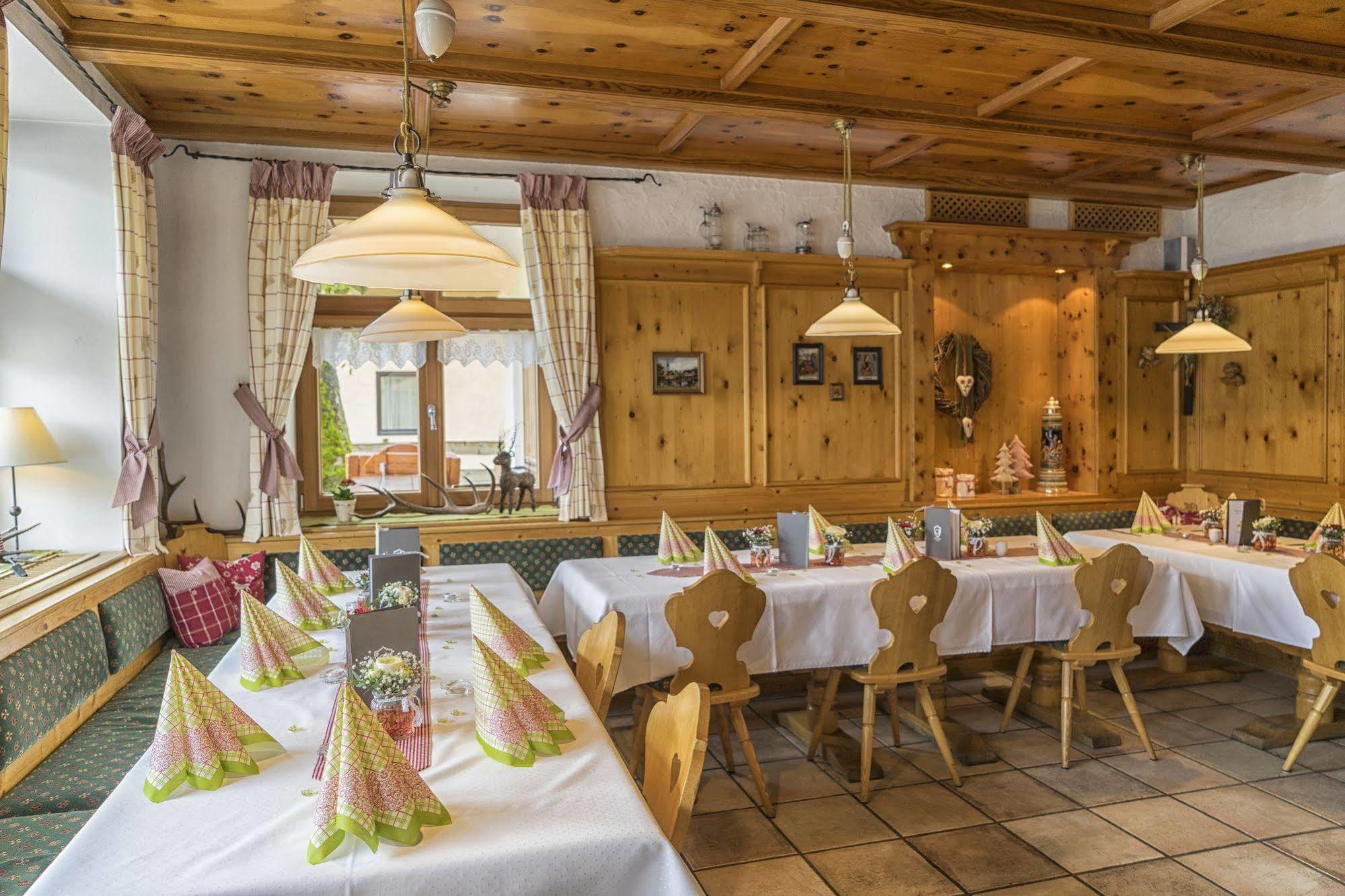 Landgasthof Zur Post ชวานเกา ภายนอก รูปภาพ